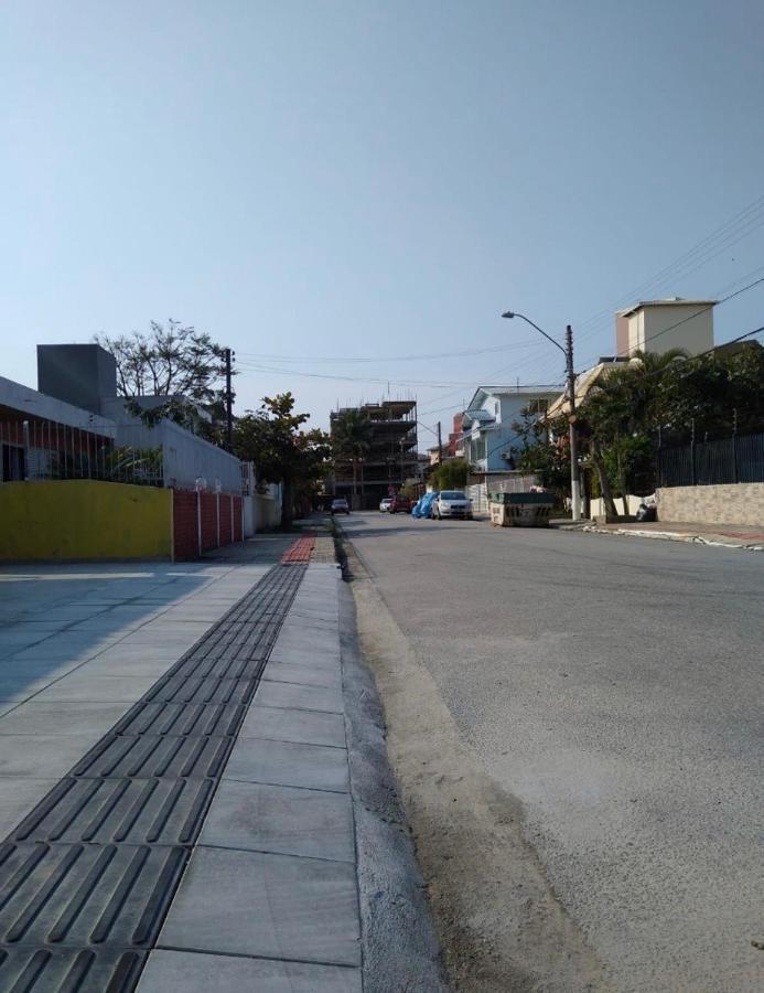 Pousada Residencial Elimar ฟลอเรียนอโปลิส ภายนอก รูปภาพ